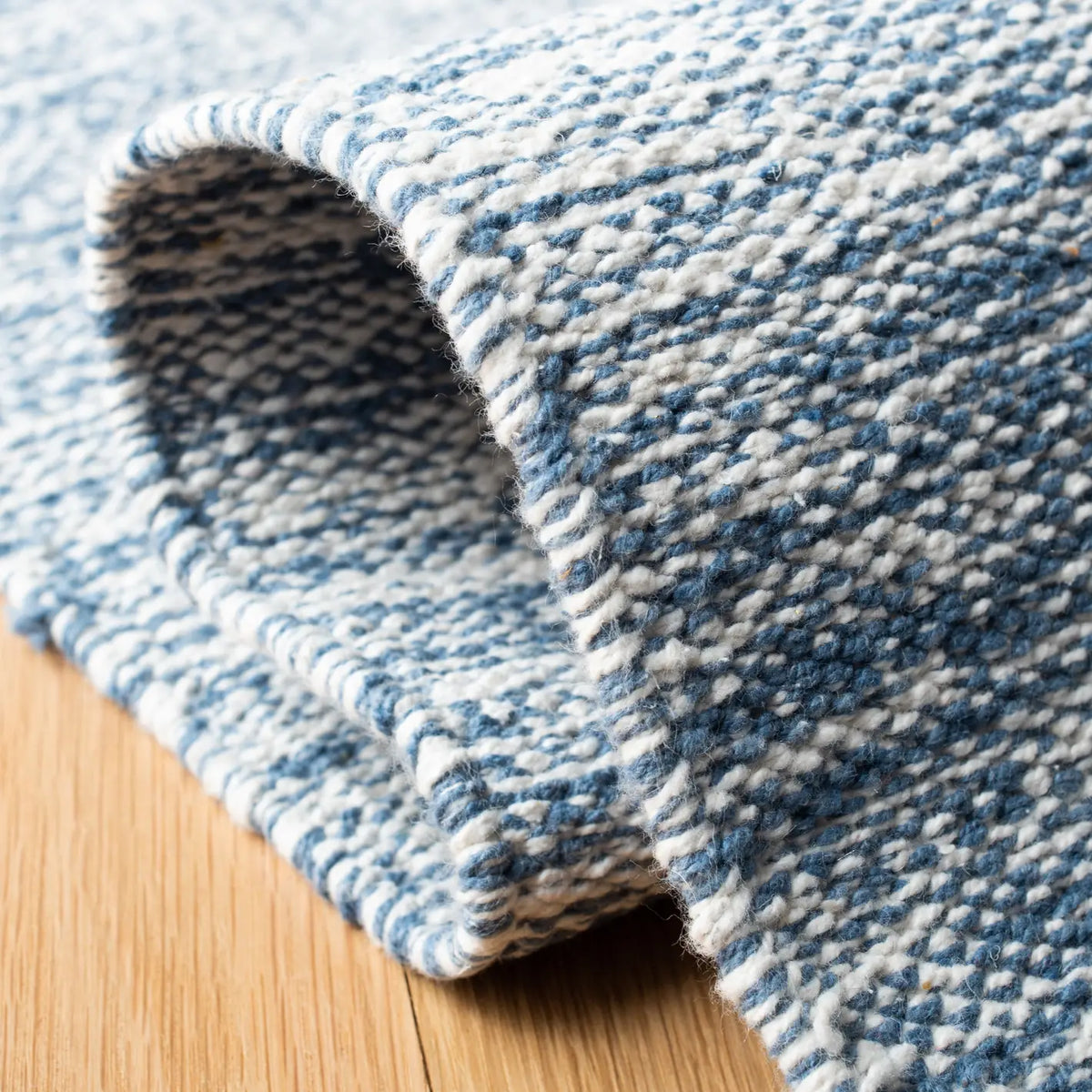 Safavieh Montauk 5'-0" x 8'-0" Rug in Blue
