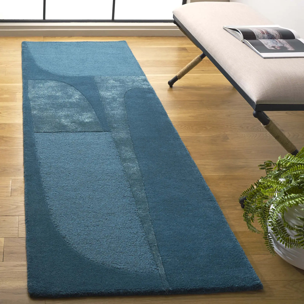Safavieh Fifth Avenue 2'-3" x 8'-0" Rug in Turquoise