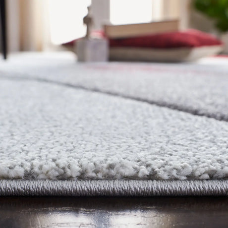 Safavieh Hollywood 4'-0" x 6'-0" Rug in Grey / Red