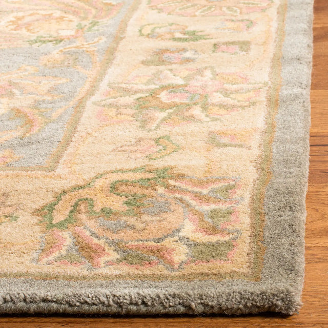 Safavieh Heritage 4'-0" x 6'-0" Rug in Blue / Beige