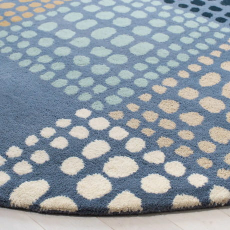 Safavieh Wyndham 7'-0" x 7'-0" Rug in Grey / Multi