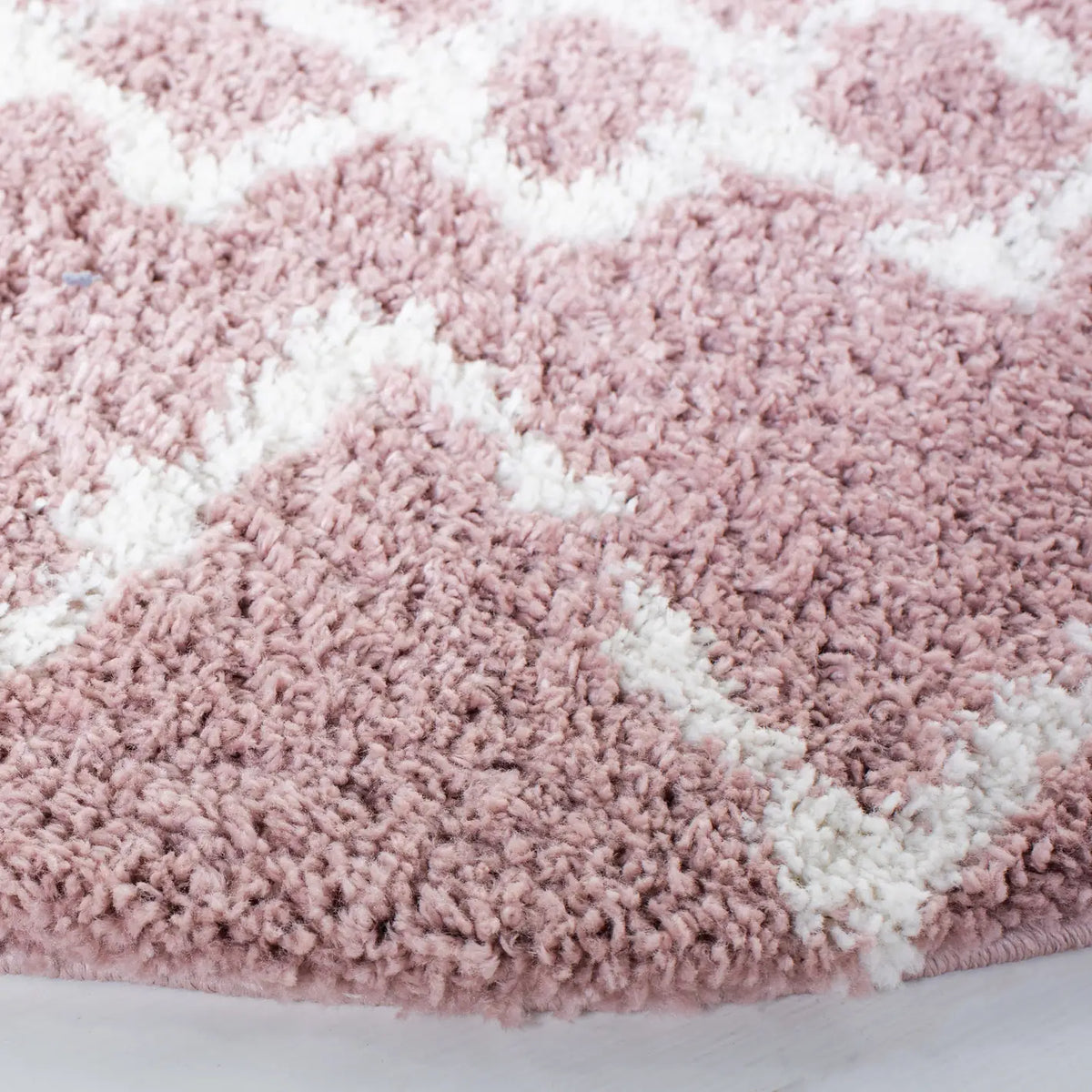 Safavieh Berber Shag 6'-7" x 6'-7" Rug in Light Rose / Ivory