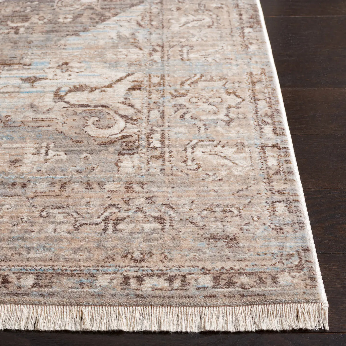 Safavieh Vintage Persian 4'-0" x 6'-0" Rug in Brown / Beige