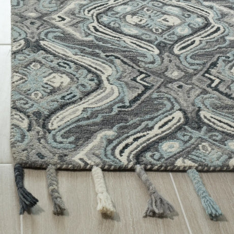 Safavieh Suzani 5'-0" x 8'-0" Rug in Grey / Light Blue