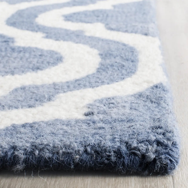 Safavieh Dip Dye 2'-3" x 8'-0" Rug in Blue / Ivory