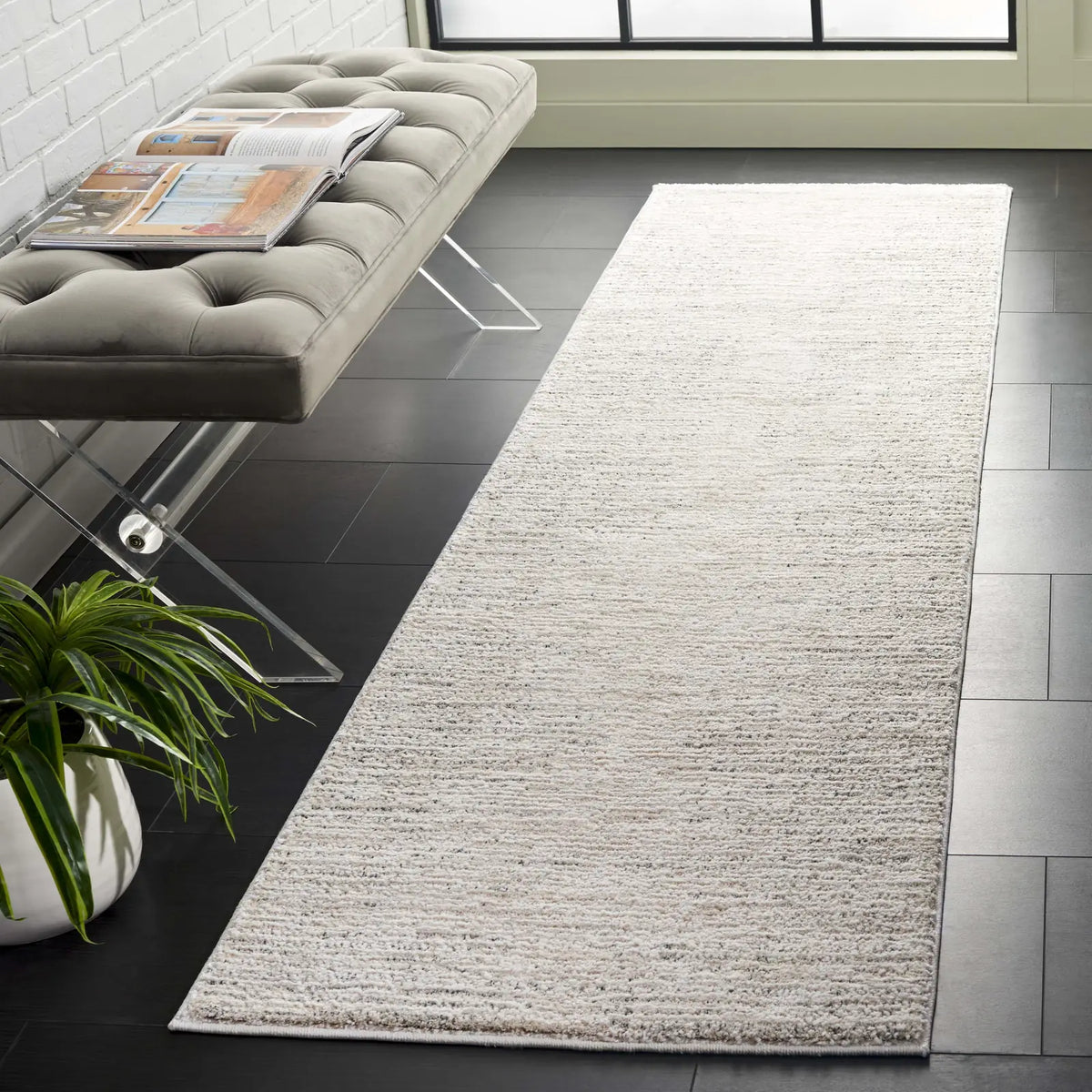 Safavieh Northport 2'-2" x 8'-0" Rug in Ivory / Grey