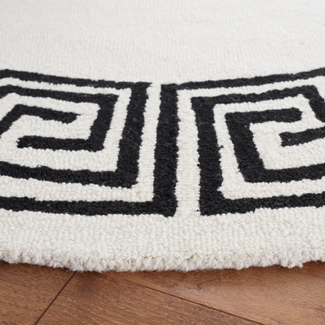 Safavieh Metro 6'-0" x 6'-0" Rug in Ivory / Black