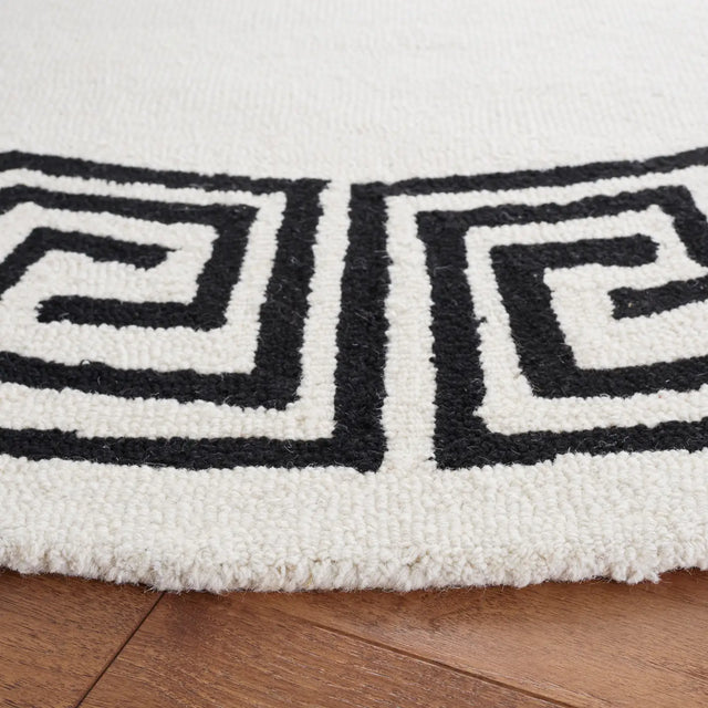 Safavieh Metro 6'-0" x 6'-0" Rug in Ivory / Black