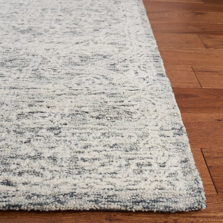 Safavieh Roslyn 4'-0" x 6'-0" Rug in Grey / Ivory