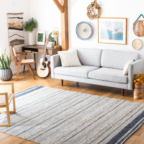 Safavieh Striped Kilim 6'-0" x 9'-0" Rug in Ivory / Navy