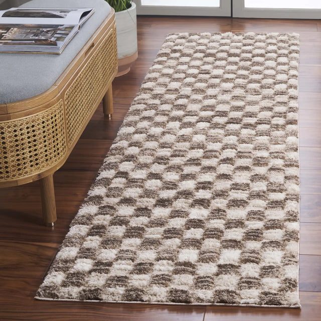 Safavieh Seattle Shag 900 2'-3" x 8'-0" Rug in Ivory / Brown