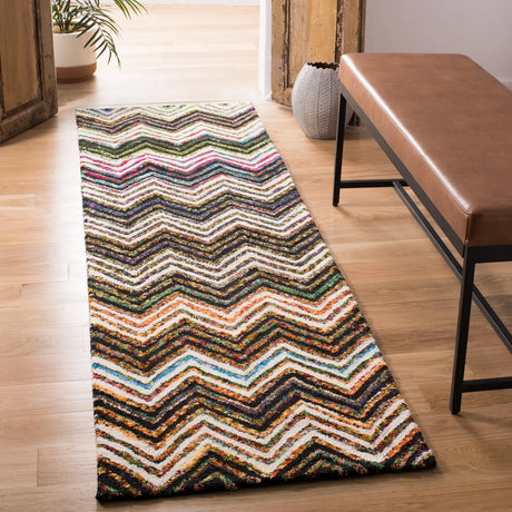 Safavieh Nantucket 2'-3" x 8'-0" Rug in Ivory / Black