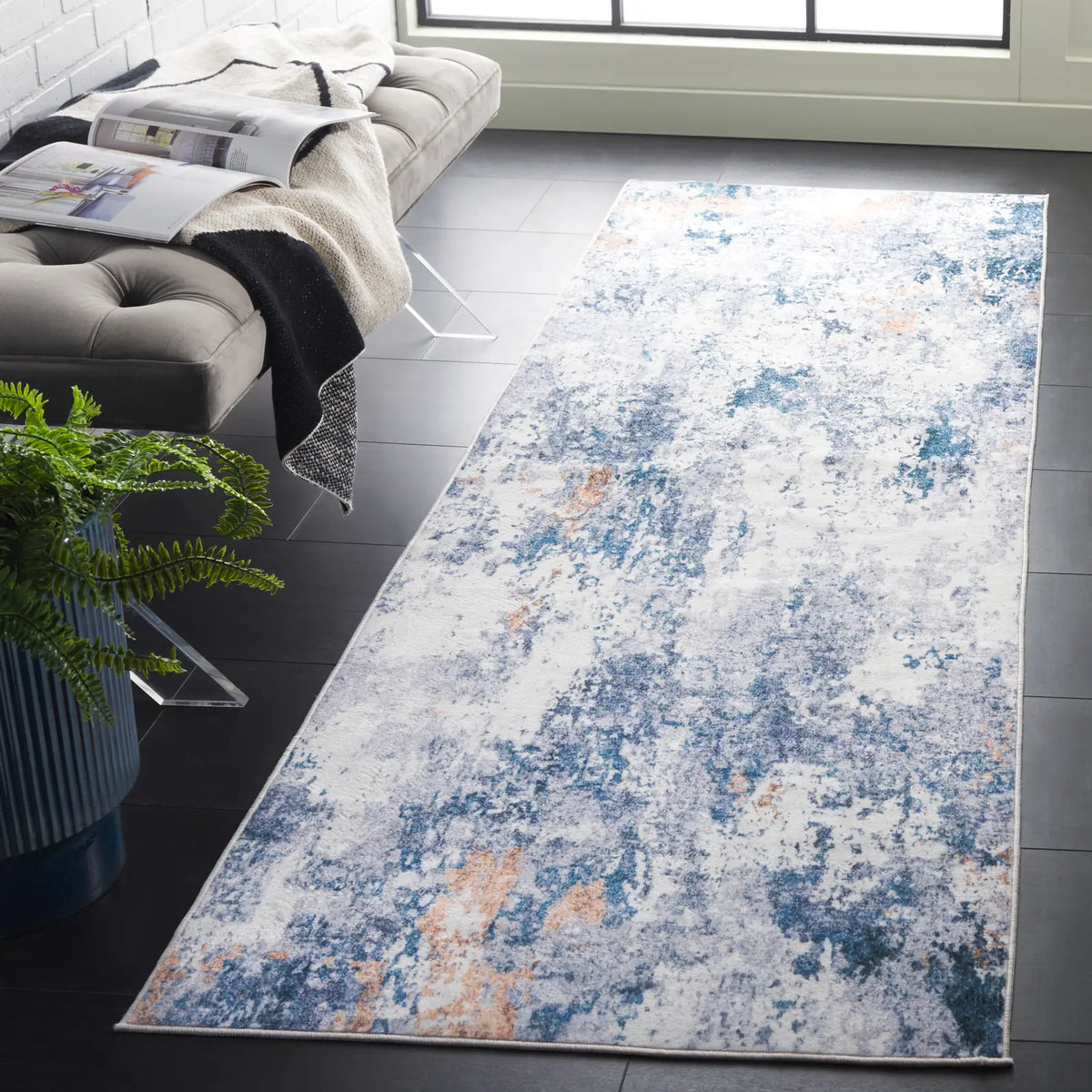 Safavieh Santa Monica 2'-6" x 8'-0" Rug in Ivory / Dark Blue