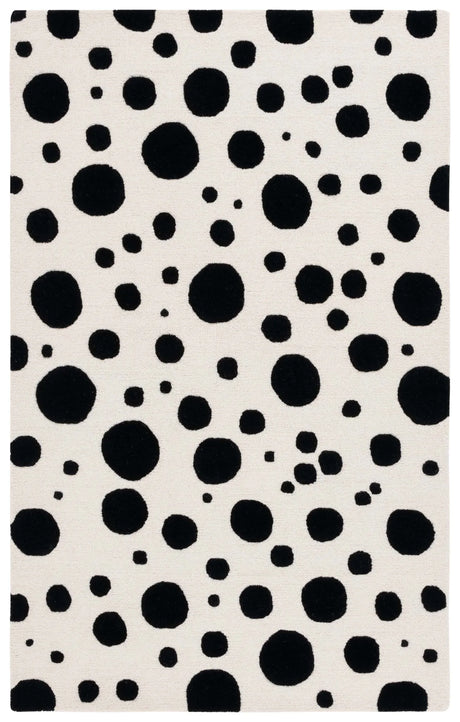 Safavieh Cambridge 4'-0" x 6'-0" Rug in Ivory / Black