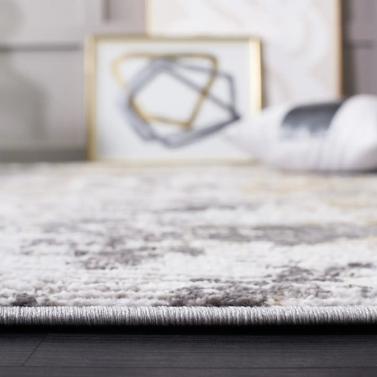 Safavieh Meadow 500 4'-0" x 6'-0" Rug in Light Grey / Dark Grey