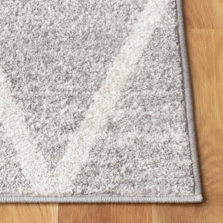 Safavieh Adirondack 4'-0" x 6'-0" Rug in Grey / Ivory