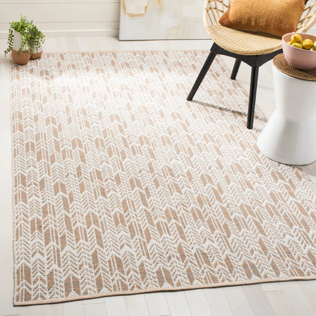 Safavieh Montauk 5'-0" x 8'-0" Rug in Orange / Ivory