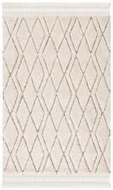 Safavieh Casablanca 4'-0" x 6'-0" Rug in Ivory / Grey