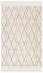 Safavieh Casablanca 4'-0" x 6'-0" Rug in Ivory / Grey