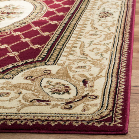 Safavieh Lyndhurst 5'-3" x 7'-6" Rug in Red / Ivory