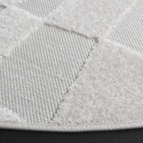 Safavieh Stella 6'-7" x 6'-7" Rug in Ivory