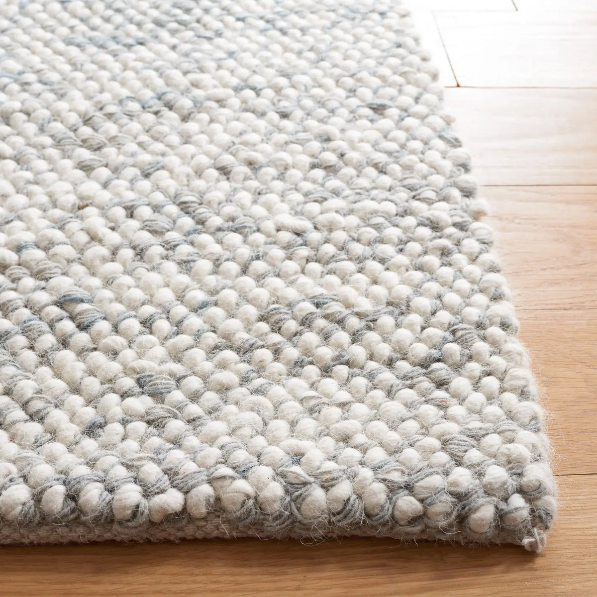 Safavieh Natura 4'-0" x 6'-0" Rug in Grey / Ivory
