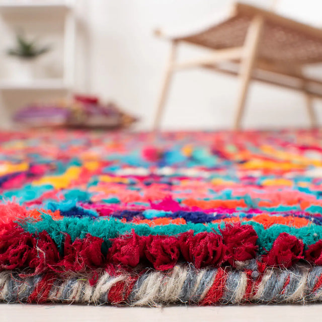 Safavieh Nantucket 4'-0" x 6'-0" Rug in Multi