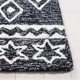 Safavieh Micro-Loop 4'-0" x 6'-0" Rug in Black / Grey