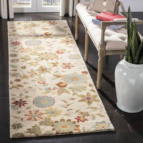 Safavieh Soho 2'-6" x 8'-0" Rug in Ivory / Sage
