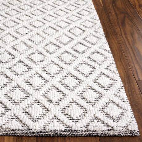 Safavieh Vermont 4'-0" x 6'-0" Rug in Ivory / Grey