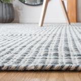 Safavieh Vermont 4'-0" x 6'-0" Rug in Grey / Ivory