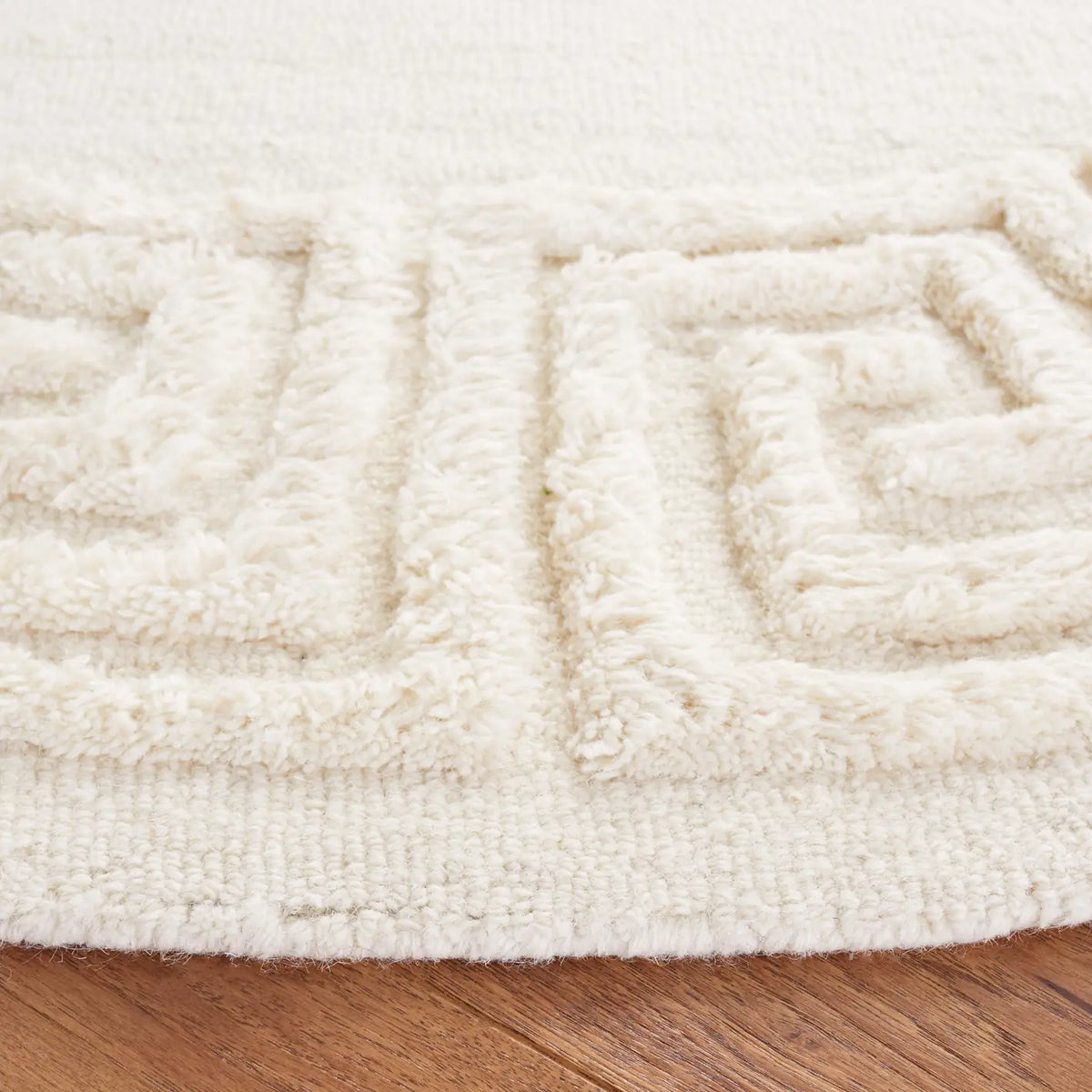 Safavieh Metro 6'-0" x 6'-0" Rug in Ivory