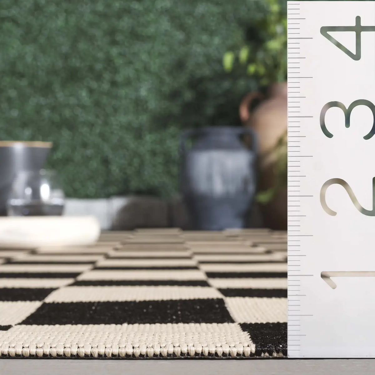Safavieh Courtyard 4'-0" x 5'-7" Rug in Black / Beige