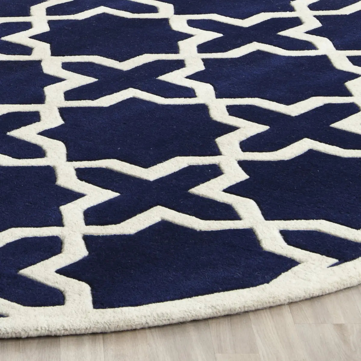 Safavieh Chatham 7'-0" x 7'-0" Rug in Dark Blue / Ivory