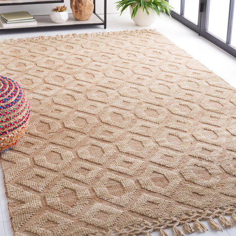 Safavieh Natural Fiber 4'-0" x 6'-0" Rug in Natural / Beige