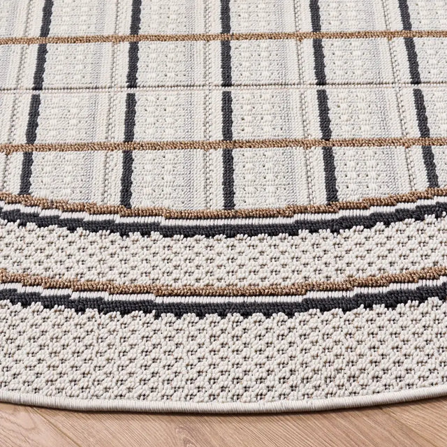 Safavieh Veranda 6'-7" x 6'-7" Rug in Ivory / Beige