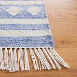 Safavieh Kilim 4'-0" x 6'-0" Rug in Blue / Ivory