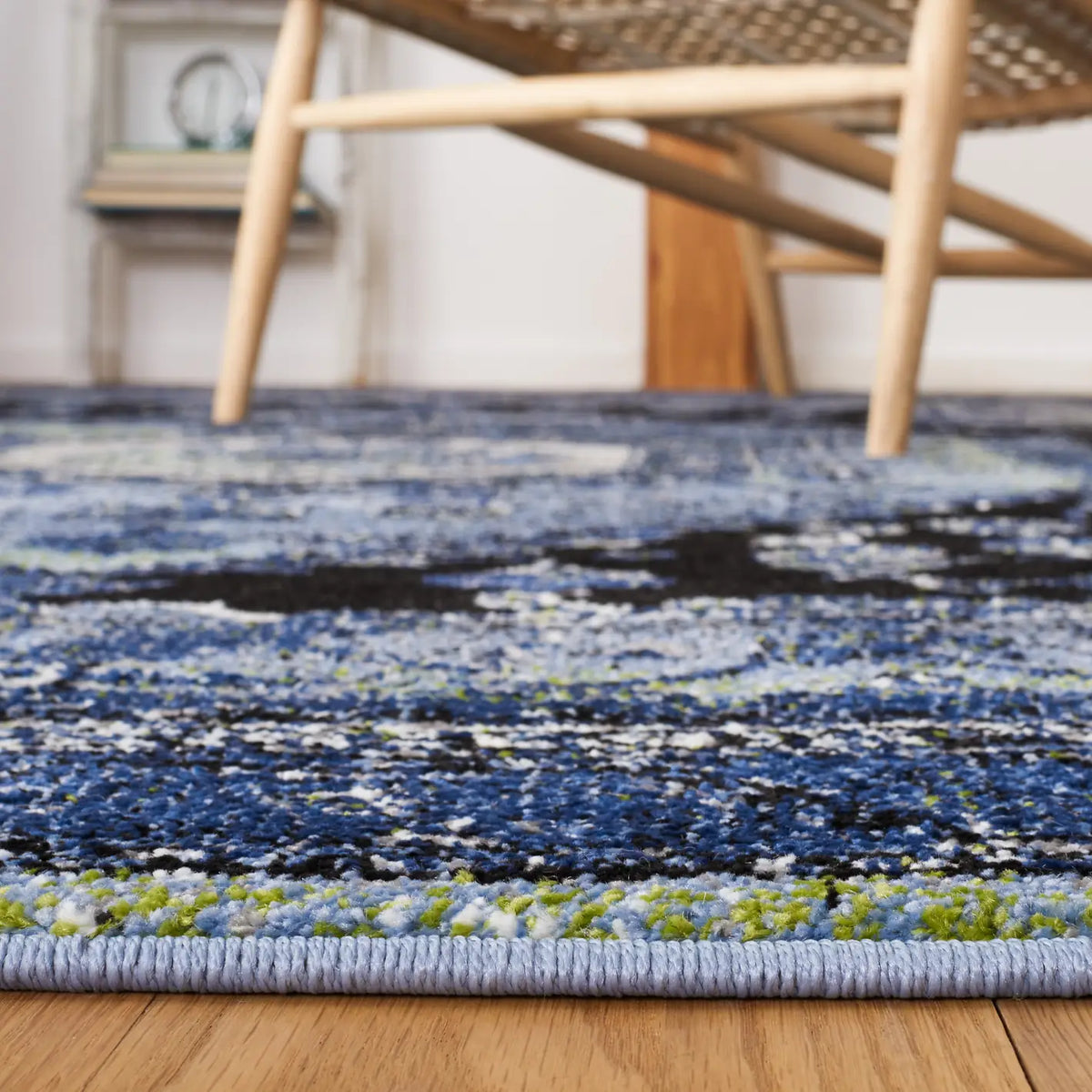 Safavieh Vintage Hamadan 4'-0" x 6'-0" Rug in Light Blue / Black