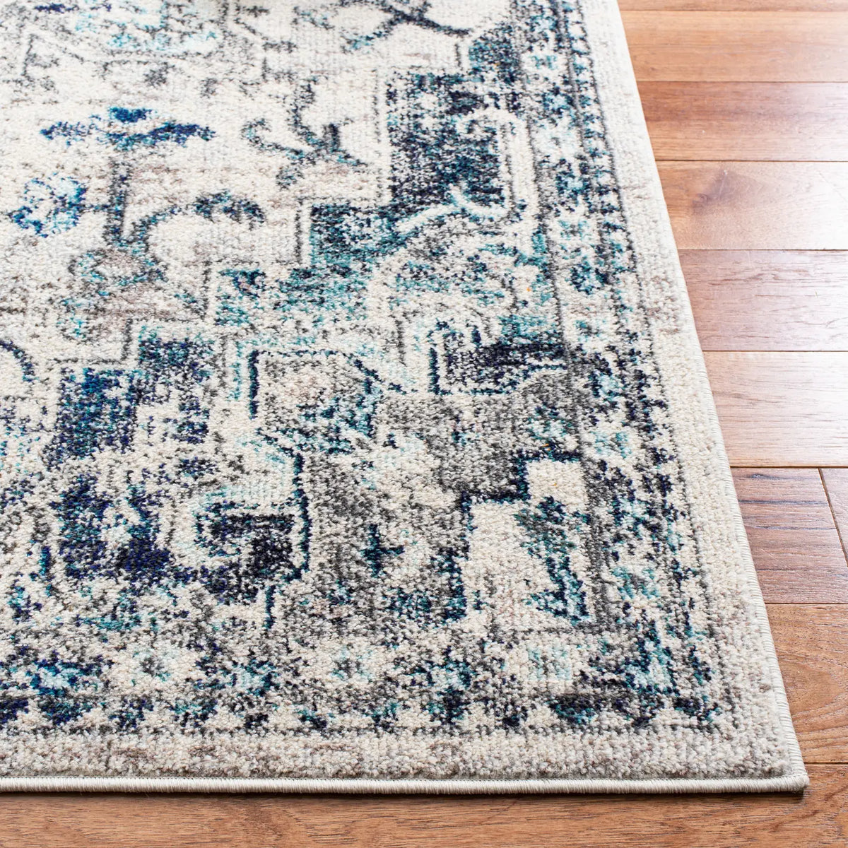 Safavieh Madison 4'-0" x 6'-0" Rug in Ivory / Grey