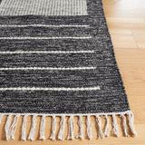 Safavieh Kilim 5'-0" x 8'-0" Rug in Black / Ivory
