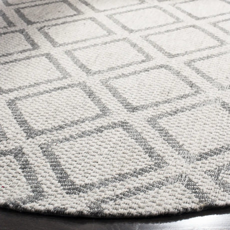 Safavieh Micro-Loop 5'-0" x 5'-0" Rug in Silver / Dark Grey