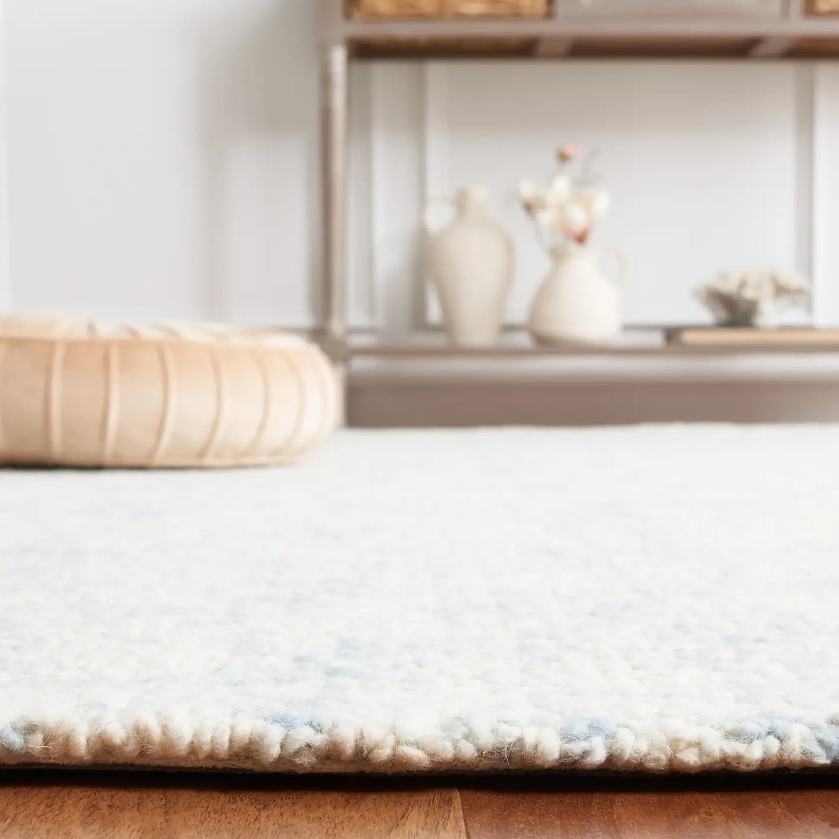 Safavieh Abstract 4'-0" x 6'-0" Rug in Light Blue / Ivory
