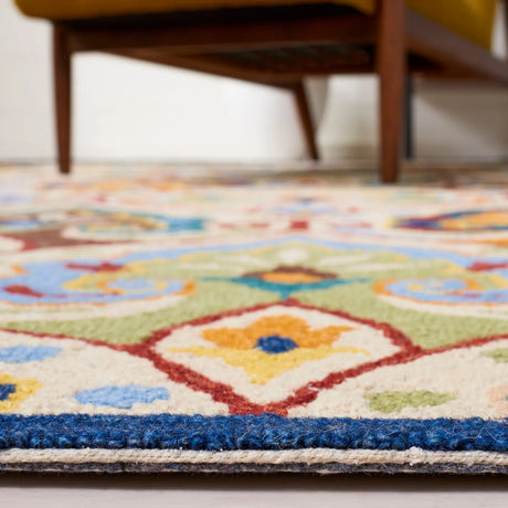 Safavieh Metro 4'-0" x 6'-0" Rug in Beige / Blue