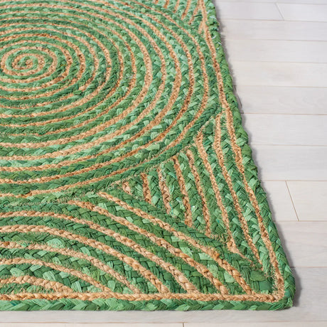 Safavieh Cape Cod 4'-0" x 6'-0" Rug in Green / Natural