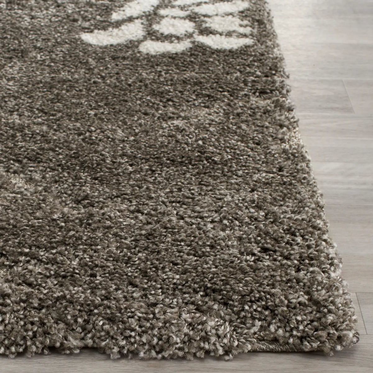 Safavieh Florida Shag 2'-3" x 10'-0" Rug in Smoke / Beige