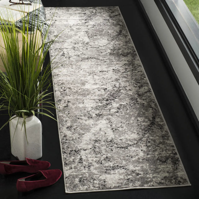 Safavieh Skyler 2'-0" x 10'-0" Rug in Grey / Ivory