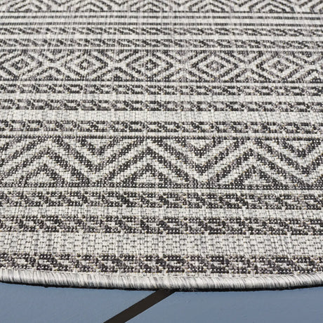 Safavieh Courtyard 5'-3" x 5'-3" Rug in Black / Grey