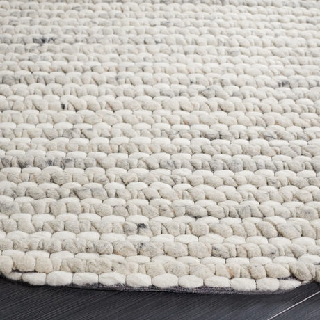 Safavieh Marbella 6'-0" x 6'-0" Rug in Grey / Ivory
