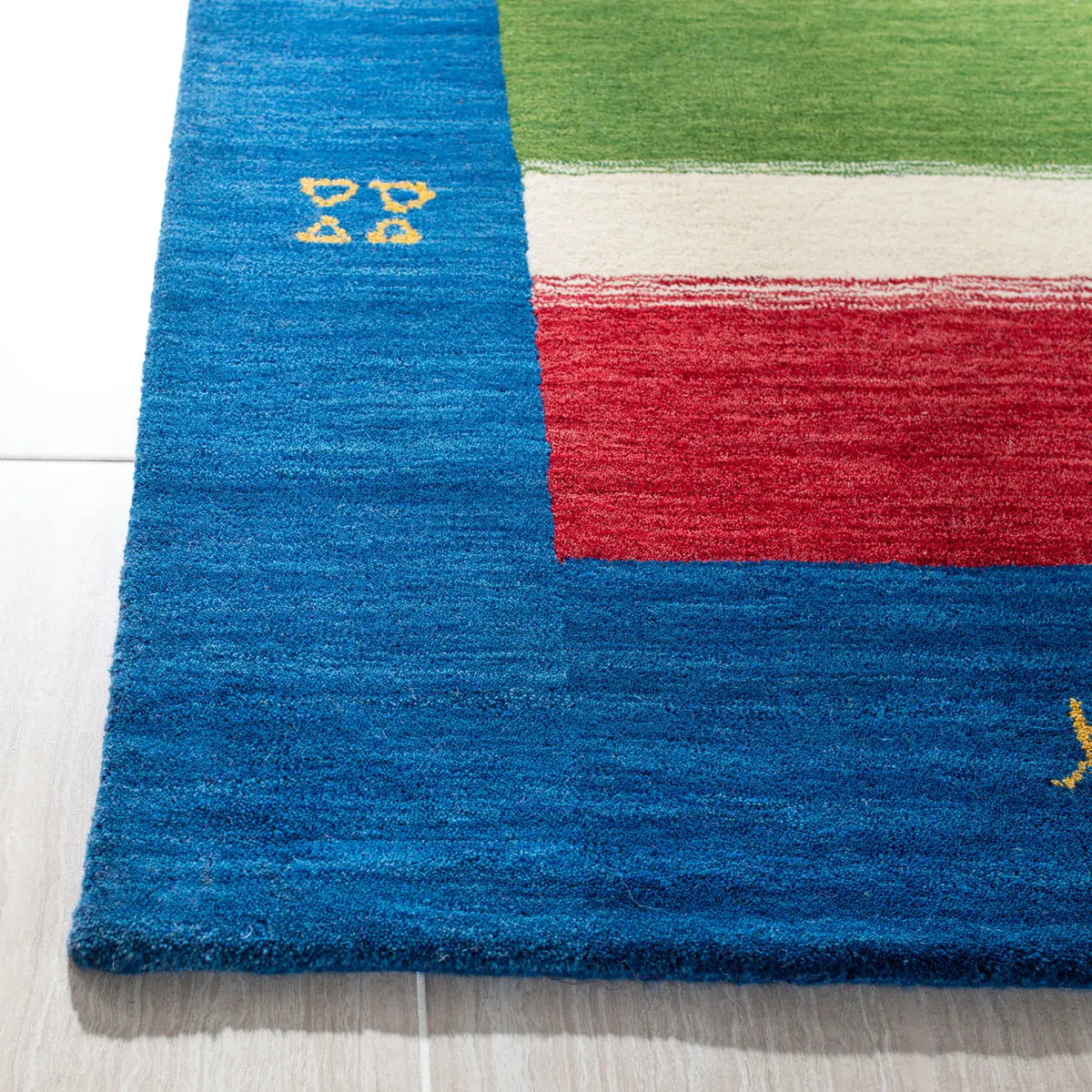 Safavieh Himalaya 4'-0" x 6'-0" Rug in Blue