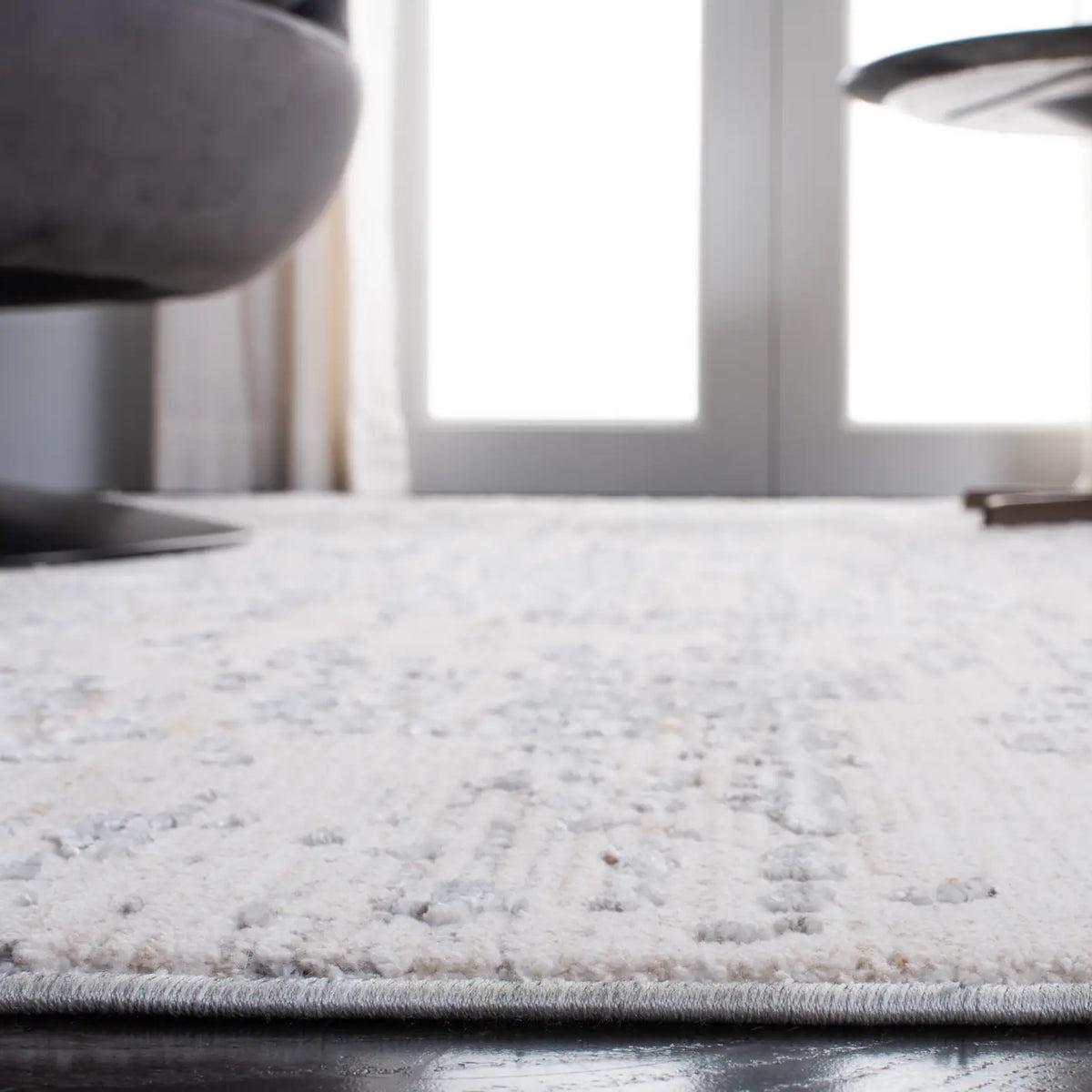 Safavieh Martha Stewart Sabrina 5'-0" x 8'-0" Rug in Grey / Grey